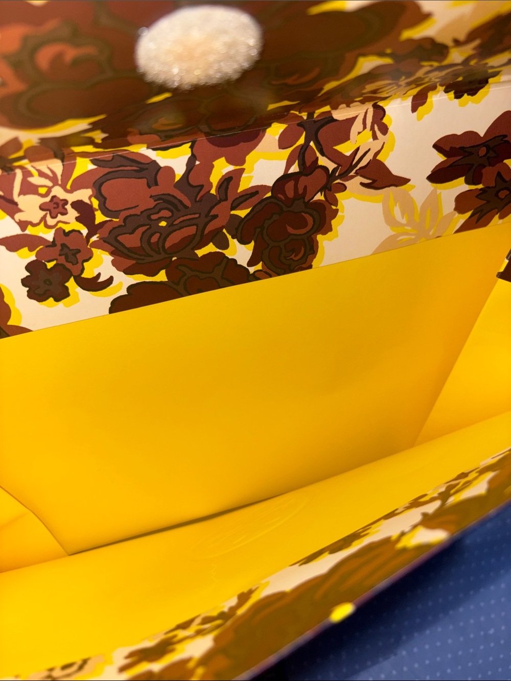 The Tory Burch Gemini Link Continental Wallet w/ Tory Burch gift bag - Picture 15 of 15